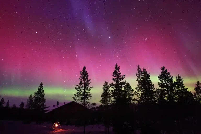 auroras boreais vermelhas